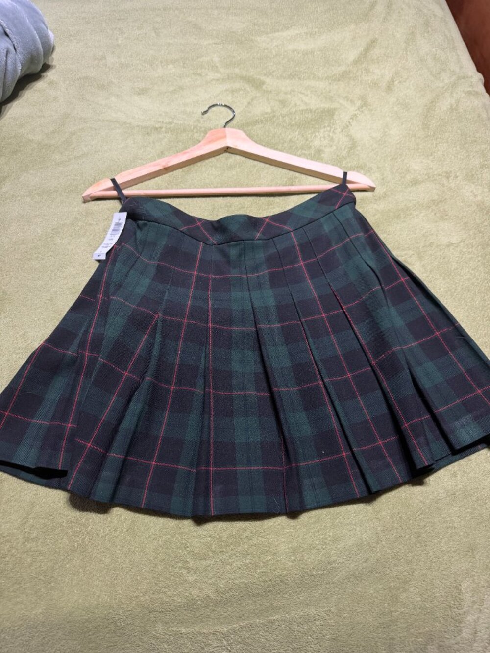 Fashionable Aritzia Plaid Skirt (size 6)